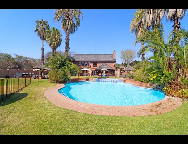 2 BEDROOM TOWNHOUSE FOR SALE IN MAGALIESSIG